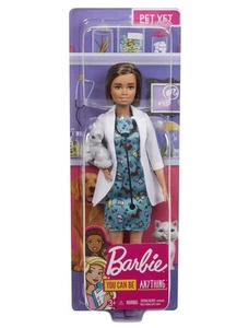 Braune Barbie Modepuppe Haustier Tierarzt mit medizinischem Mantel Schuhe Kätzchen Patient - Bild 1 von 8