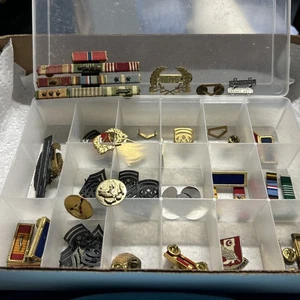 Assortimento medaglie militari!🎖️🇺🇸 - Foto 1 di 8