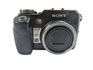 Sony 7.2MP Digital Camera 4x Zoom Cybershot DSC-V3 Black - Picture 1 of 9