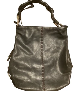 B MAKOWSKY schwarz Leder braune Nähte silberne Hardware Hand Schultertasche Reißverschluss - Bild 1 von 8