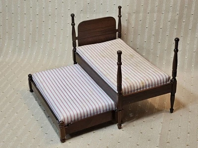 *AS IS* VINTAGE SONIA MESSER TRUNDLE BED FOR MINIATURE DOLLHOUSE - Image 1 of 4