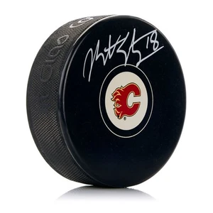 Matt Stajan Calgary Flames Autographed Hockey Puck - Picture 1 of 1