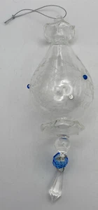 Ornament aus geätztem Glas mit facettierten Schlenkern von Valerie - Bild 1 von 8