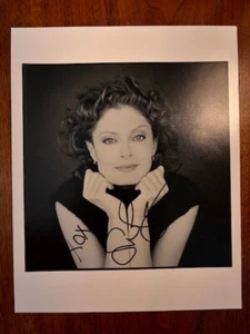Stunning 8x10 Glamorous Signed Photo of Academy Award Winner Susan Sarandon - Picture 1 of 3