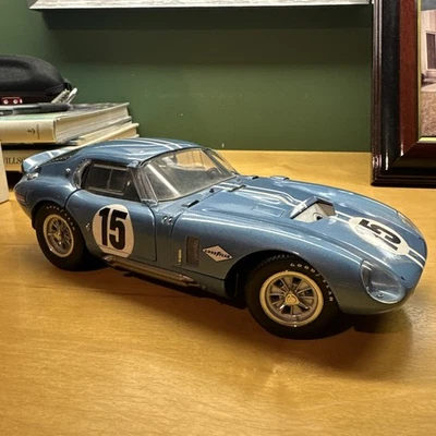 Exoto Racing Legends Diecast 1:18 Shelby Cobra Daytona Cupé #15 Dan Gurney 1997 Foto 1 de 4