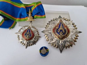 Orden de Tailandia - Dos Orden de la Corona de Tailandia - Imagen 1 de 8