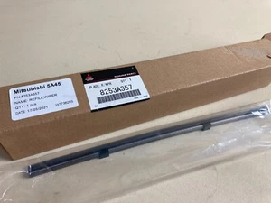 Genuine OEM MITSUBISHI BLADE WINDOW WIPER REAR 300 8253A357 - Picture 1 of 1
