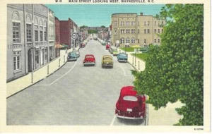Postcard Main Street Looking West, Waynesville, N.C. Buildings Cars Signs EUC - Bild 1 von 1