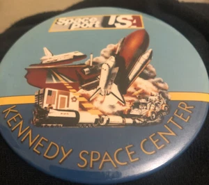 Vintage Kennedy Space Center Spaceport USA Button/Pinback - Picture 1 of 3