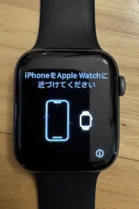 Apple Watch Series 4 with Black Athletic Band - Photo 1 sur 6