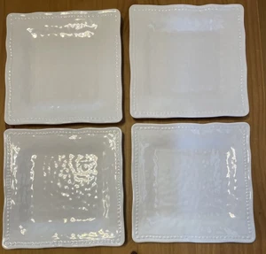 SET (4) Tommy Bahama MELAMIN weiß 11" quadratische gewellte Teller, Nägel Punkte Rand - Bild 1 von 5