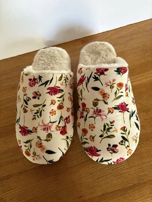J. Zapatillas Crew forradas Sherpa en floral - Talla 9. Foto 1 de 4