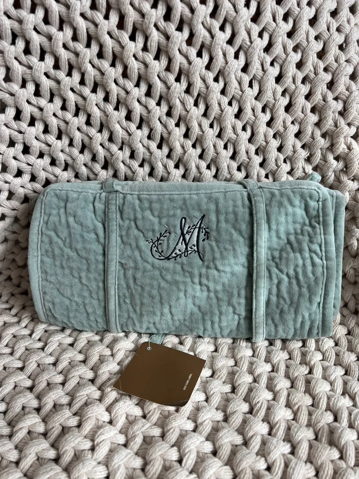 Pottery Barn Косметическая Свернутая Сумка Синий Бархат Стеганые Ювелирные Изделия с Монограммой "M" - Изображение 1 из 1