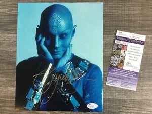 (SSG) VIRGINIA HEY Firmada 8X10 Color "Farscape"" Foto - JSA (James Spence) Certificado de Autenticidad - Imagen 1 de 5
