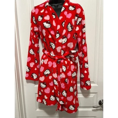 Albornoz Hello Kitty San Valentín Corazón Rojo Talla Pequeña Foto 1 de 2