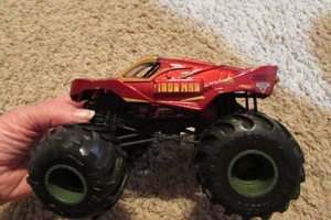 2015 Hot Wheels Monster Jam Truck 1:24 Metallkarosserie Iron Man ca. 8" lang x5" hoch - Bild 1 von 8