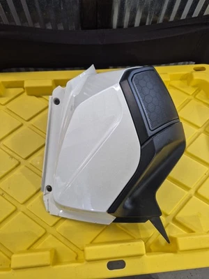 11-13 Can-Am Spyder RT-S Roadster SM5 TRASERO Lado Izquierdo Blanco Altavoz Caja Foto 1 de 4