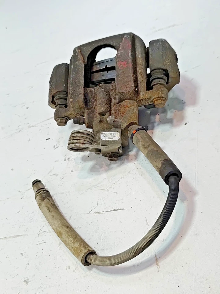 Pinza de freno trasera derecha del lado del pasajero Ford Explorer 2011-2019 OEM Foto 1 de 4