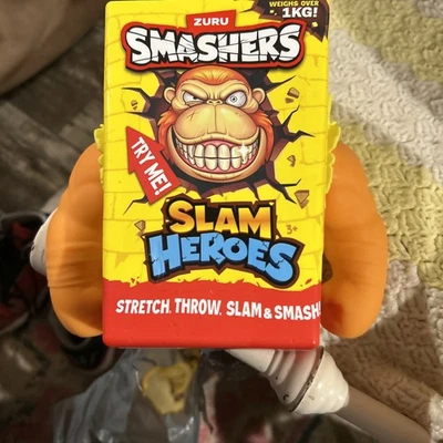 Pluma de juguete elástica Zuru Smashers SLAM Heroes gorila marrón Foto 1 de 4