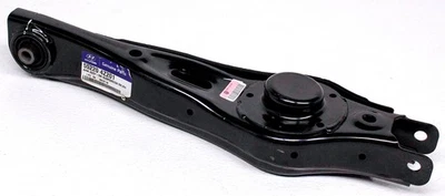 Brazo de control inferior trasero lado pasajero derecho fabricante de equipos originales Hyundai Santa Fe Sport Sorento Foto 1 de 4