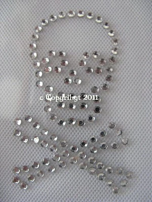 Hotfix Strass Bügelbild kleiner Skull  Totenkopf Halstuch 111010 Karostonebox - Bild 1 von 2