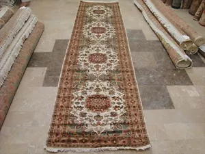 Runner Rug Ivory Medallion Hand Knotted Wool Silk Soft Hallway Carpet(10.1x2.6)' - Picture 1 of 8