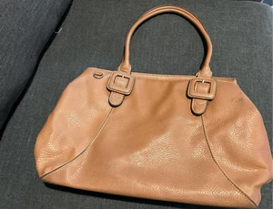 Liz Claiborne leather large handbag Hobo carry all. Many pockets Key chain hook - Picture 1 of 10