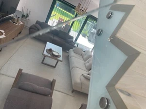 Glasgeländer Treppengeländer seitlich Pauli + Sohn Punkthalter mit VSG ESG Glas - Bild 1 von 24