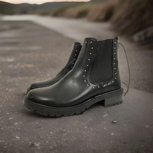 Universal Thread Campbell Double Gore Studded Chelsea Boots 7.5 Dapper Punk - Picture 1 of 8