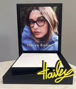 HAILEY BIEBER VOGUE EYEWEAR CASE DISPLAY Printed In Italy Cardboard EUC - Picture 1 of 9