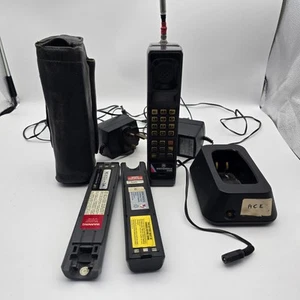 Cellulare Motorola 8500X Brick vintage con dock + 3 batterie - non testato - Foto 1 di 15
