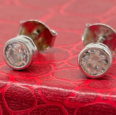 ORECCHINI PUNTILUCE UOMO DONNA BOTTONE TONDI LUCCICANTI ARGENTO 925 MADE IN ITA. - Immagine 1 di 4