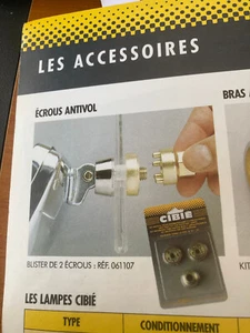 JEU DE 2 ECROUS ANTIVOL POUR  PHARES  OSCAR / BIOSCAR / SUPER OSCAR  CIBIE VALEO - Picture 1 of 2