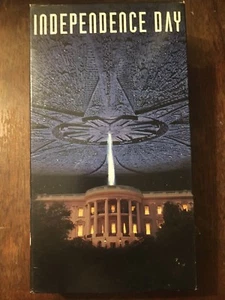 Independence Day VHS Video Tape And 3D Hologram Card - Picture 1 of 6