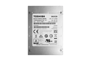Hard drive Toshiba 960GB SSD SATA 6G 2.5" MLC THNSN8960PCSE - Picture 1 of 1