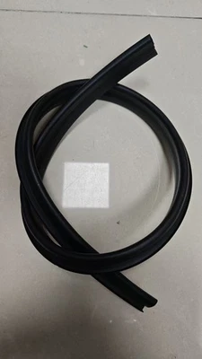 前保险杠中心密封垫圈适合梅赛德斯-奔驰 C 级 1956 - 2026 2066281000 — 第 1/4 张图片