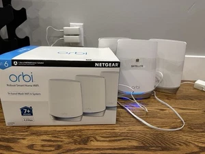 arris surfboard Modem And Orbi WiFi 6 Mesh Router - Afbeelding 1 van 3
