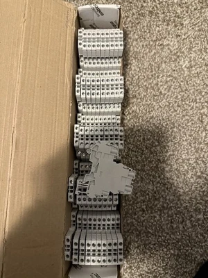 50 PACK TE Entrelec ZS6-D2 1SNK506210R0000 Terminal Block NEW - Image 1 of 3