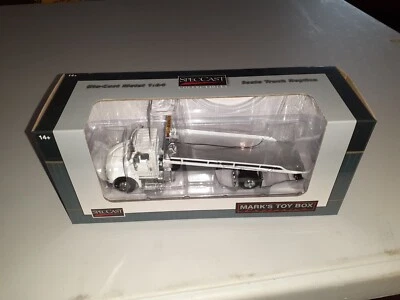 NIB 1/64 White International IH 8600 Rollback Tow Truck SpecCast - Image 1 of 4