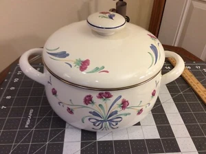 Lenox Poppies on Blue 3 Quart Casserole Pot Enamel - Picture 1 of 24