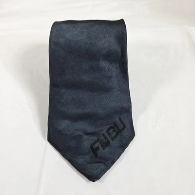 Corbata FUBU Para Hombre Negra Seda Hecha en EE. UU. La Colección Sutil Logo 60.5 pulgadas Foto 1 de 4