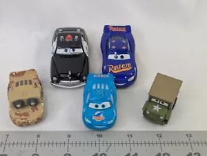 Disney Pixar Coches Sheriff Fabuloso Rayo McQueen Y Mini Lote - Imagen 1 de 8