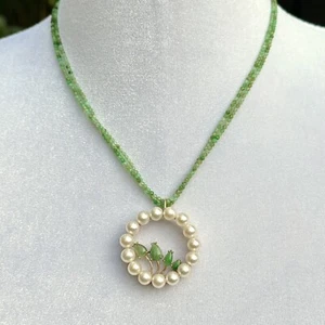 Colgante Círculo Oro 14K con Perlas Akoya y Jade en Collar Crisoprasa de 2 Hilos - Imagen 1 de 18