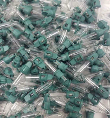 20 Replacement Mini Bulbs 2.5 Volt 0.425 Watts Christmas Lights Wht - Image 1 of 4