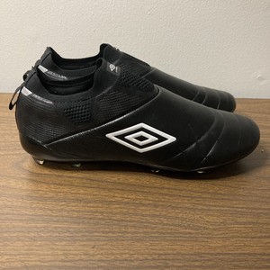Las mejores ofertas en Umbro Negro Zapatos de fútbol para De hombre | eBay