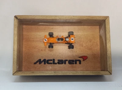 Formula 1 Bruce McLaren Ford M7C scale Unique model frame Idea Regalo Quadro F1 - Immagine 1 di 4