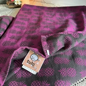 Tula Webband Modell WWP02/2015 4,6 8-35 Pfund Baumwolle lila schwarz Ananas A18 - Bild 1 von 5
