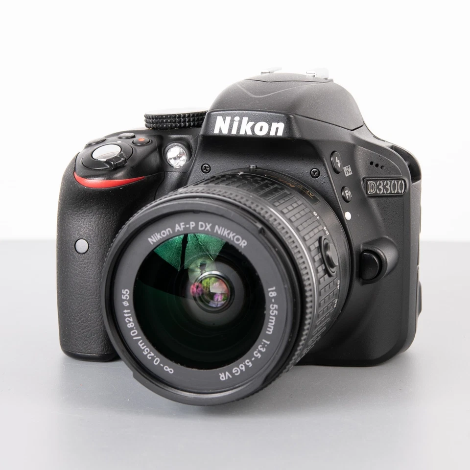 Nikon D3300 24MP DSLR camera, 18-55mm VR lens - Super low 483 shutter count - Image 1 of 4