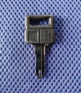 1X PEUGEOT 205 1983-98 CLASSIC KEY BLANK BLADE UN-CUT - Picture 1 of 1