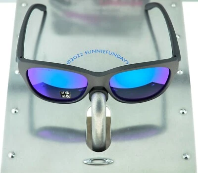 OAKLEY HOLD OUT Polarizado ACERO con ZAFIRO IRIDIO POLARIZADO 9357-06 Foto 1 de 4